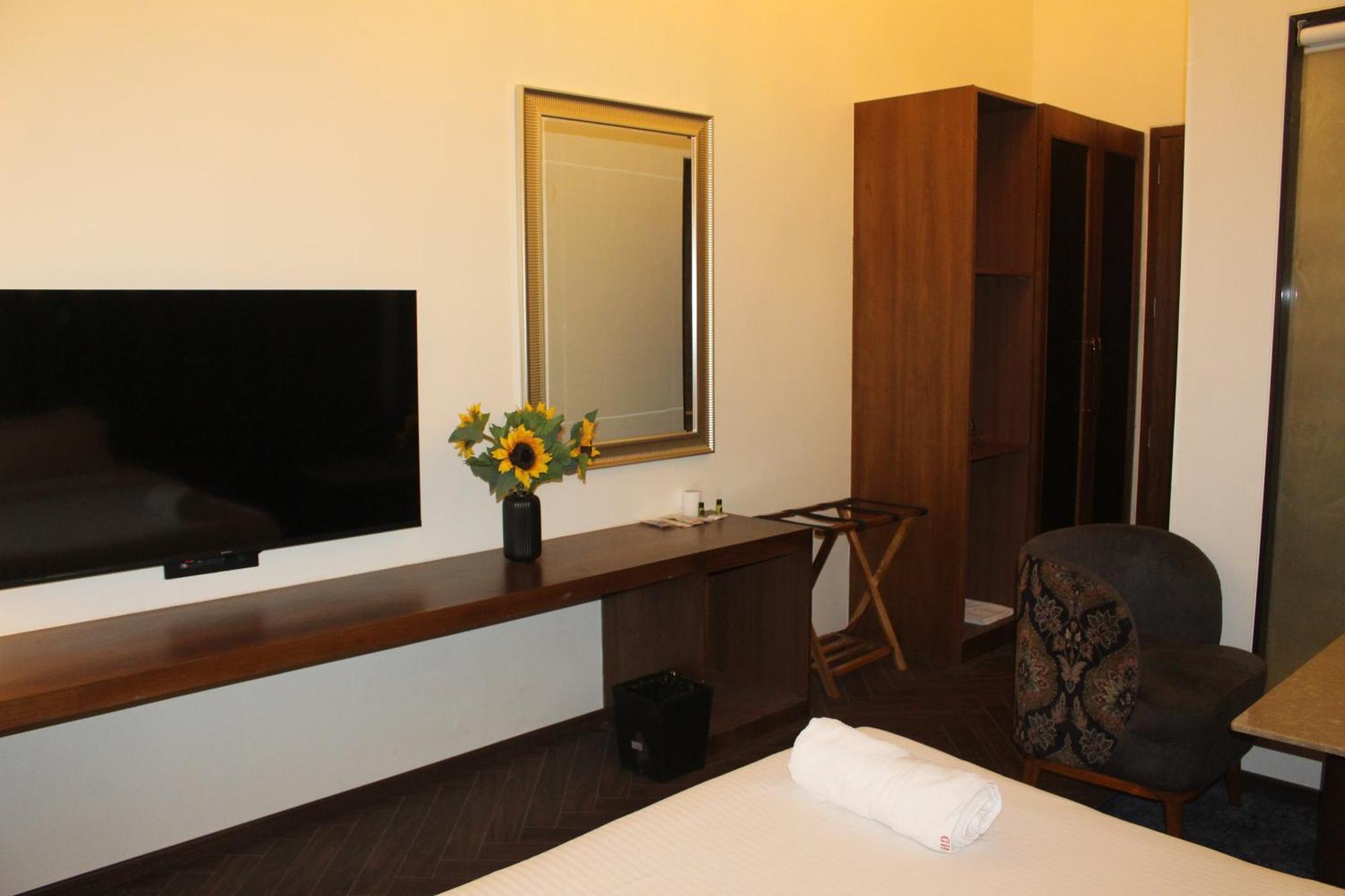 Gulf Hotel Mumbai- The Boutique Hotel Colaba Мумбаї Екстер'єр фото