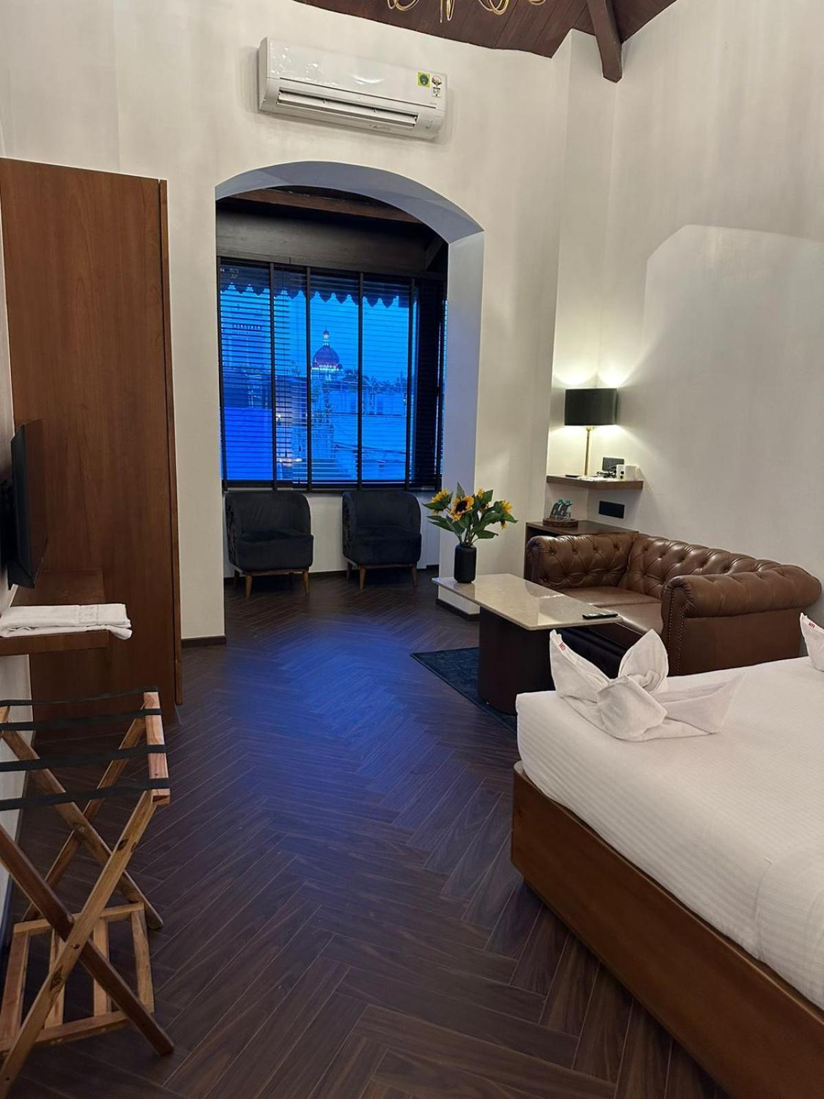 Gulf Hotel Mumbai- The Boutique Hotel Colaba Мумбаї Екстер'єр фото
